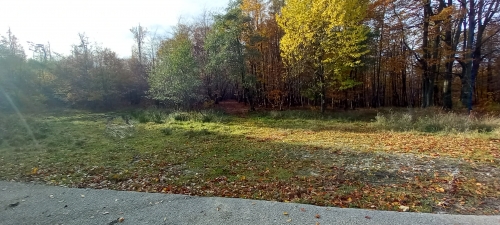 Solárny cykloprístrešok s nabíjacou stanicou pre elektrobicykle